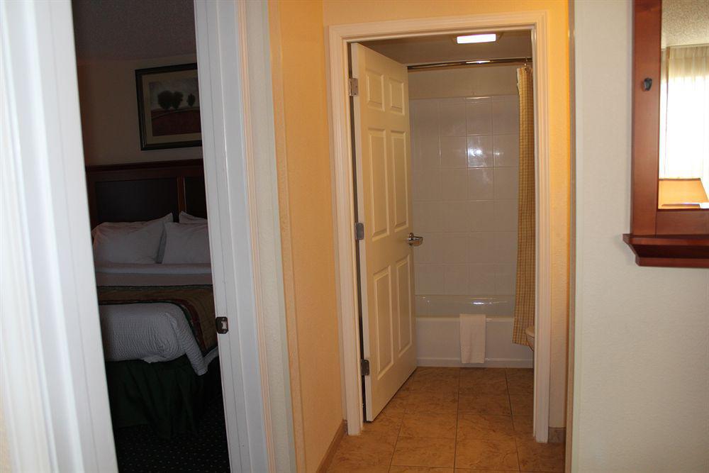 Towneplace Suites By Marriott Clinton At Joint Base Andrews מראה חיצוני תמונה