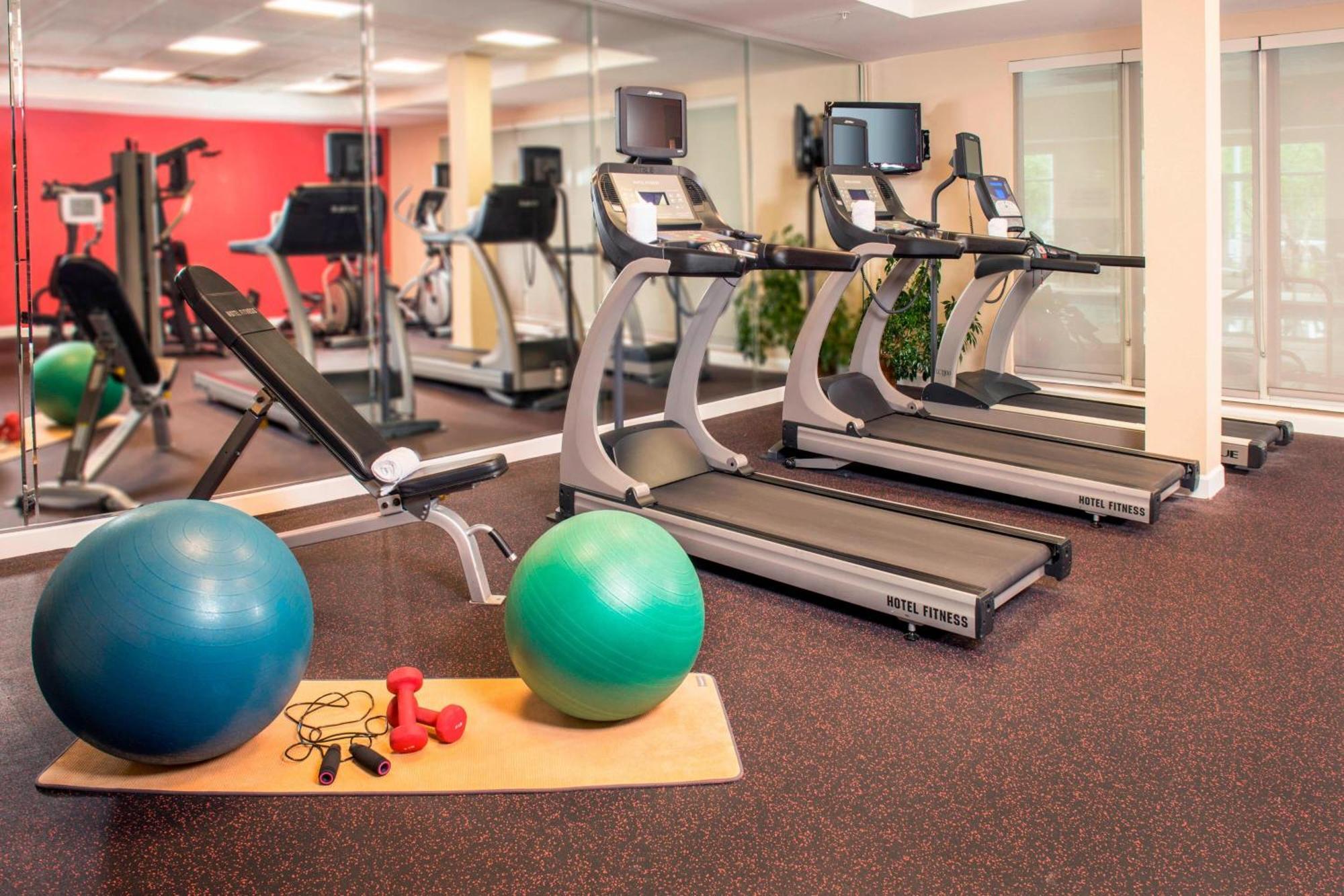 Towneplace Suites By Marriott Clinton At Joint Base Andrews מראה חיצוני תמונה
